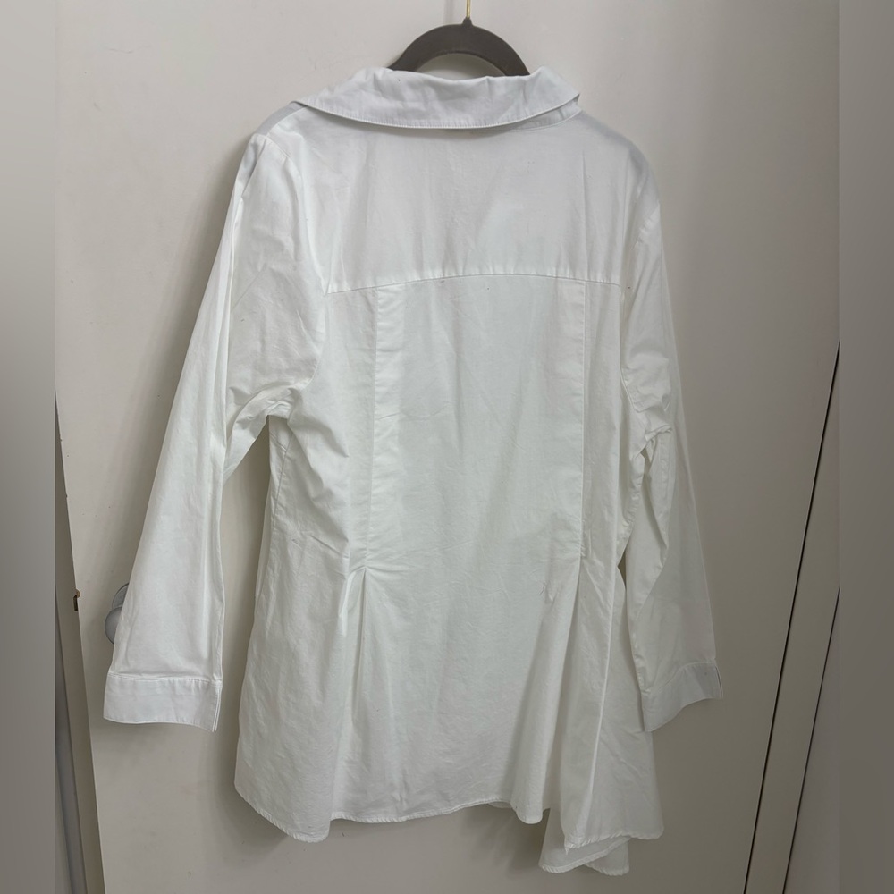 Truth + Style asymmetrical button shirt - Picture 3 of 9
